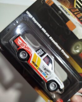 Hot Wheels Elite 64 Toyota Hilux Stadium Truck