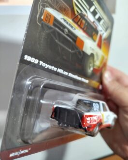 Hot Wheels Elite 64 Toyota Hilux Stadium Truck
