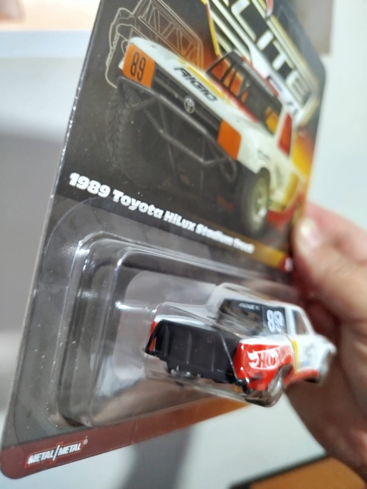 Hot Wheels Elite 64 Toyota Hilux Stadium Truck - Imagem 3
