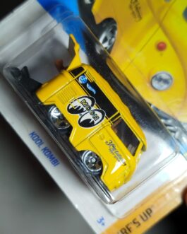 Hot Wheels Kool Kombi Amarelo Mooneyes (Surf’s Up)