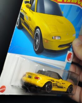 Hot Wheels 91 Mazda MX-5 Miata (HW J-Imports)