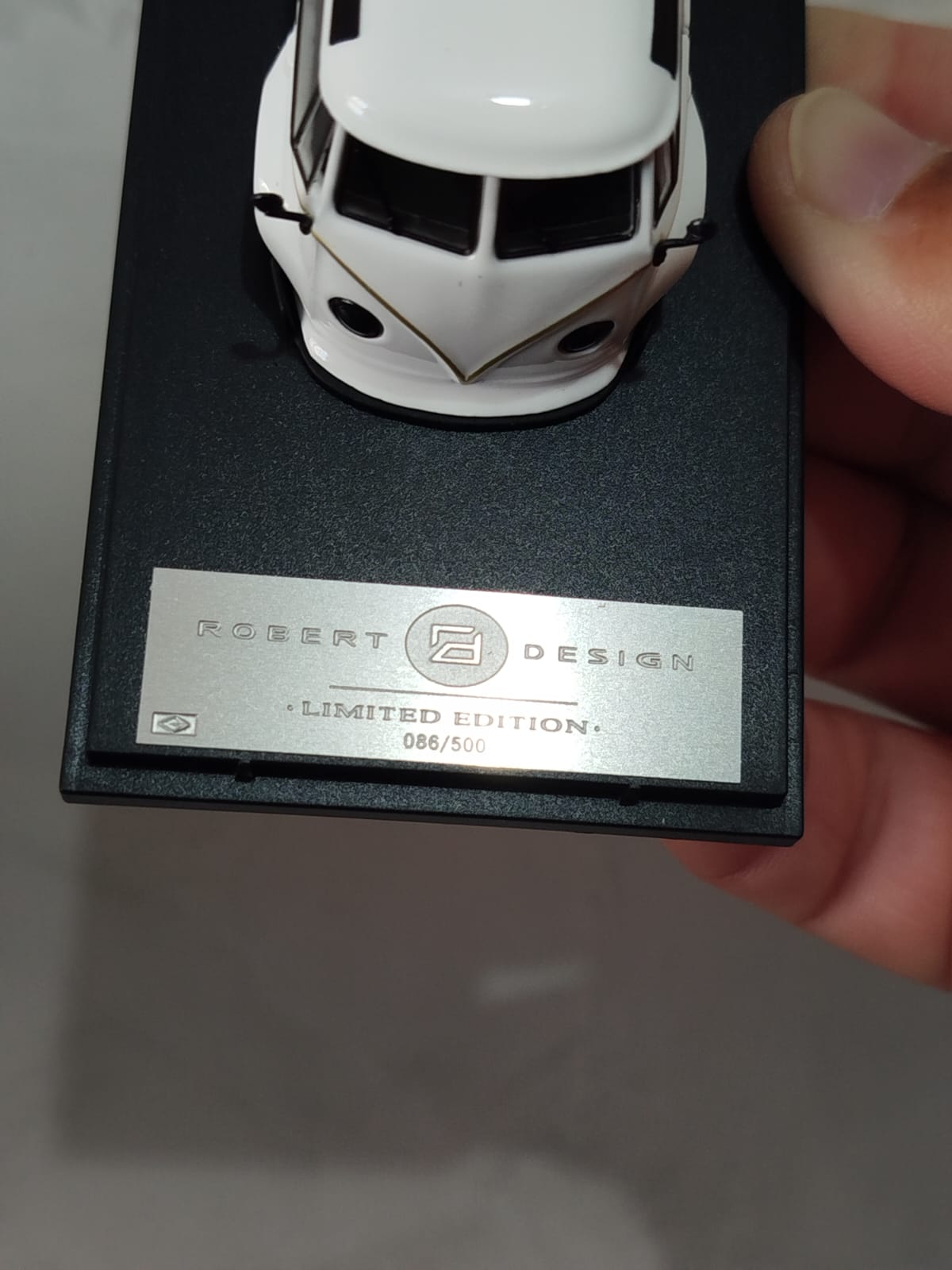 Inspire Model Premium: VW Kombi Camper Robert Design (Edição Limitada) - Imagem 7