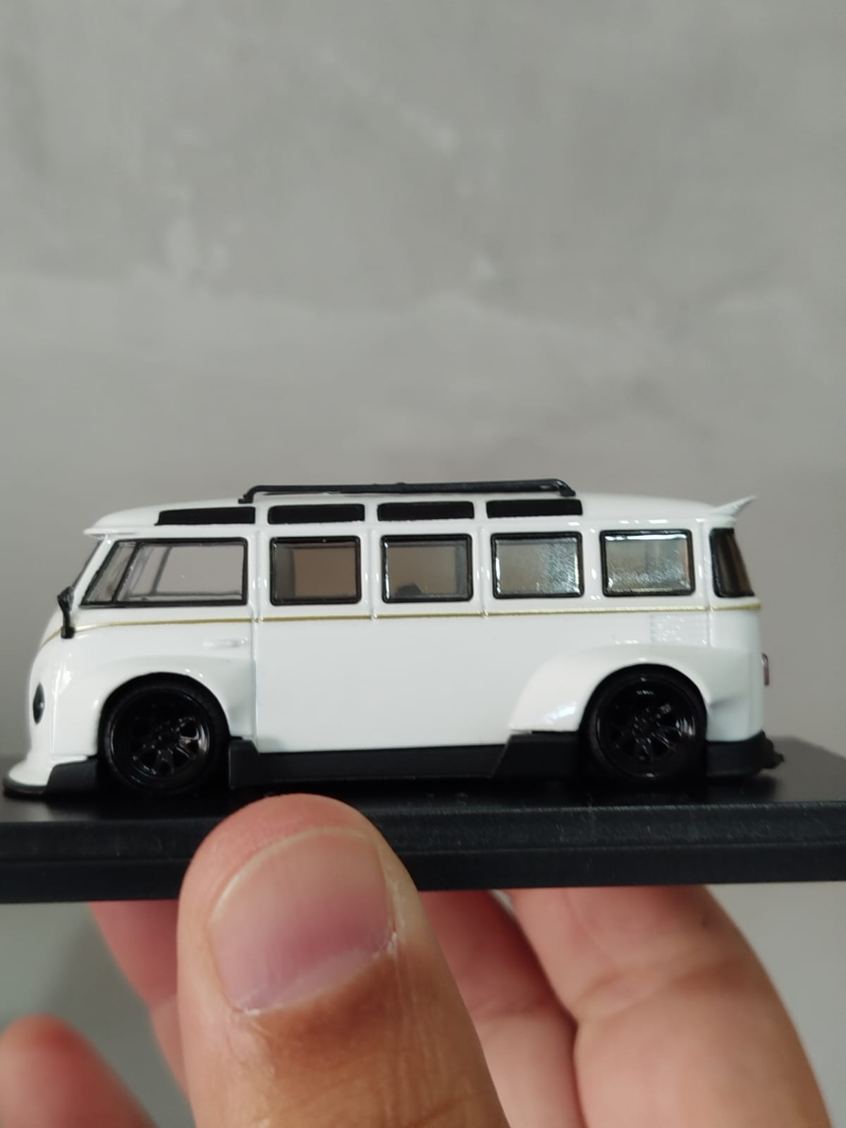 Inspire Model Premium: VW Kombi Camper Robert Design (Edição Limitada) - Imagem 6