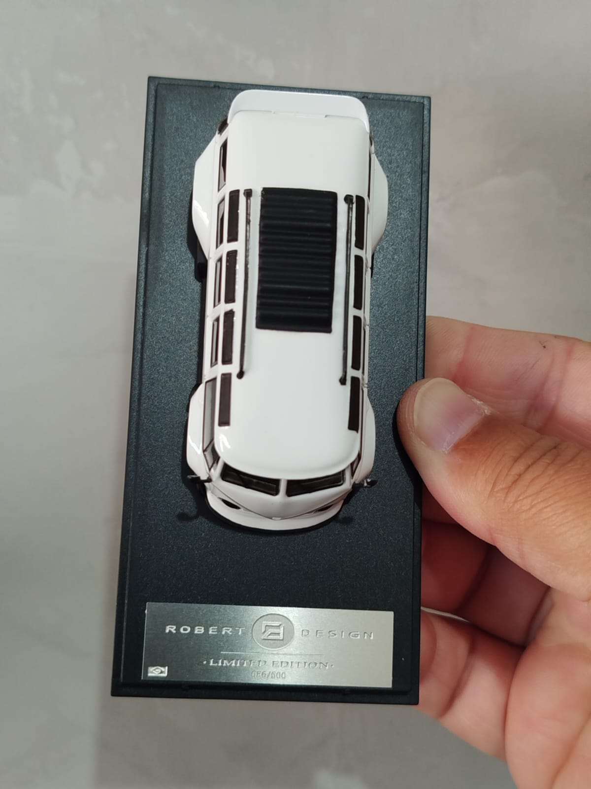 Inspire Model Premium: VW Kombi Camper Robert Design (Edição Limitada) - Imagem 4