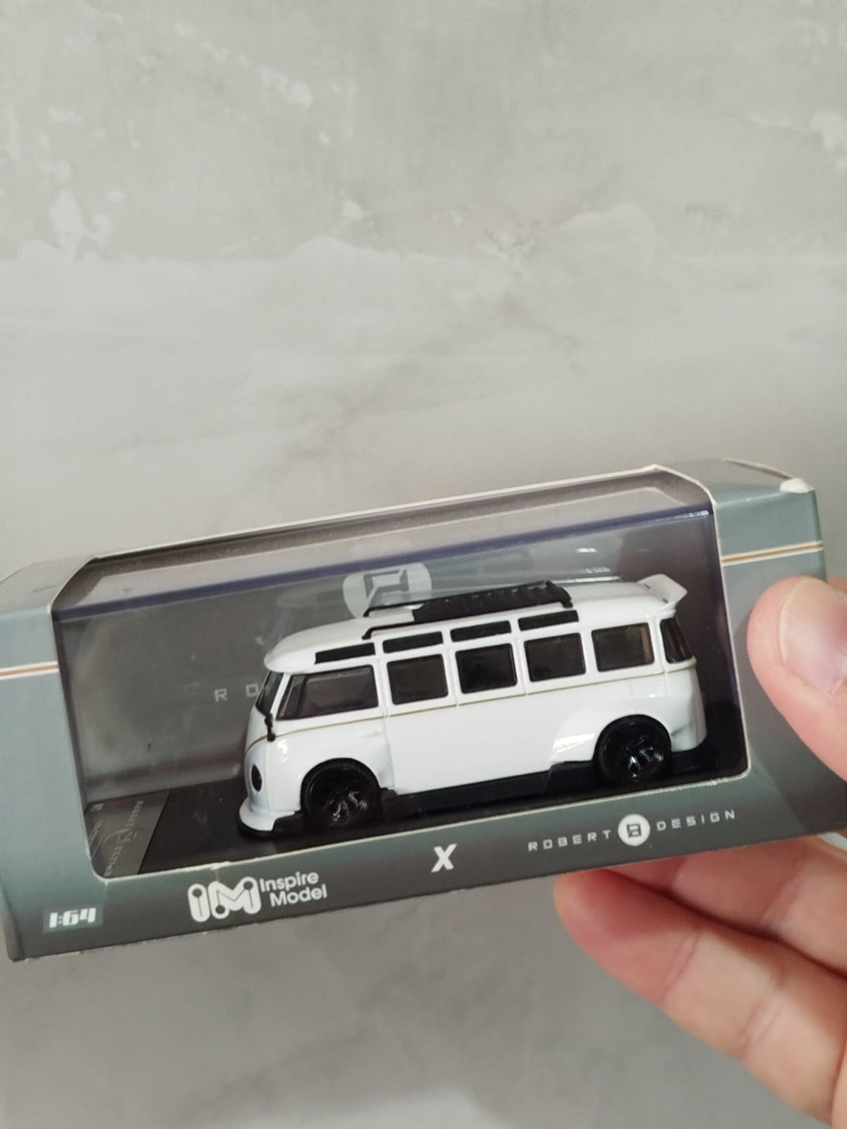 Inspire Model Premium: VW Kombi Camper Robert Design (Edição Limitada) - Imagem 3