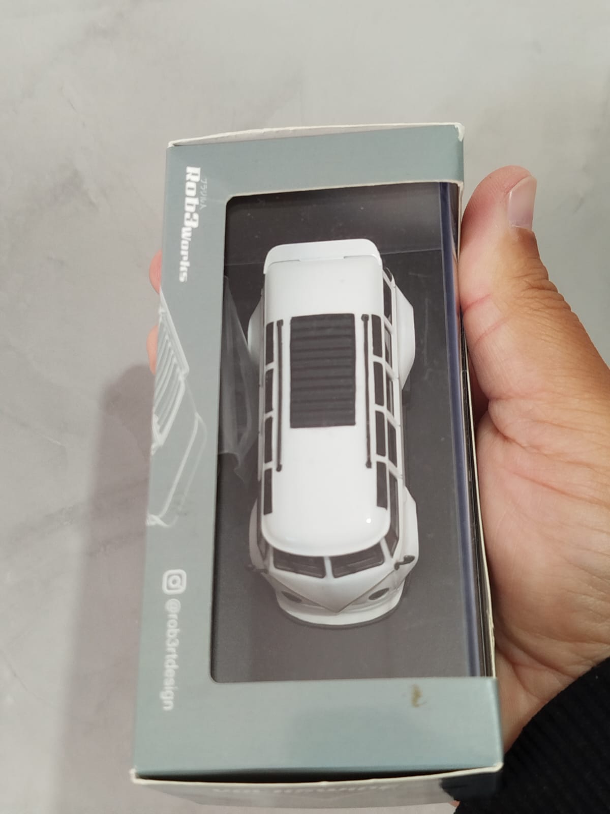 Inspire Model Premium: VW Kombi Camper Robert Design (Edição Limitada) - Imagem 2