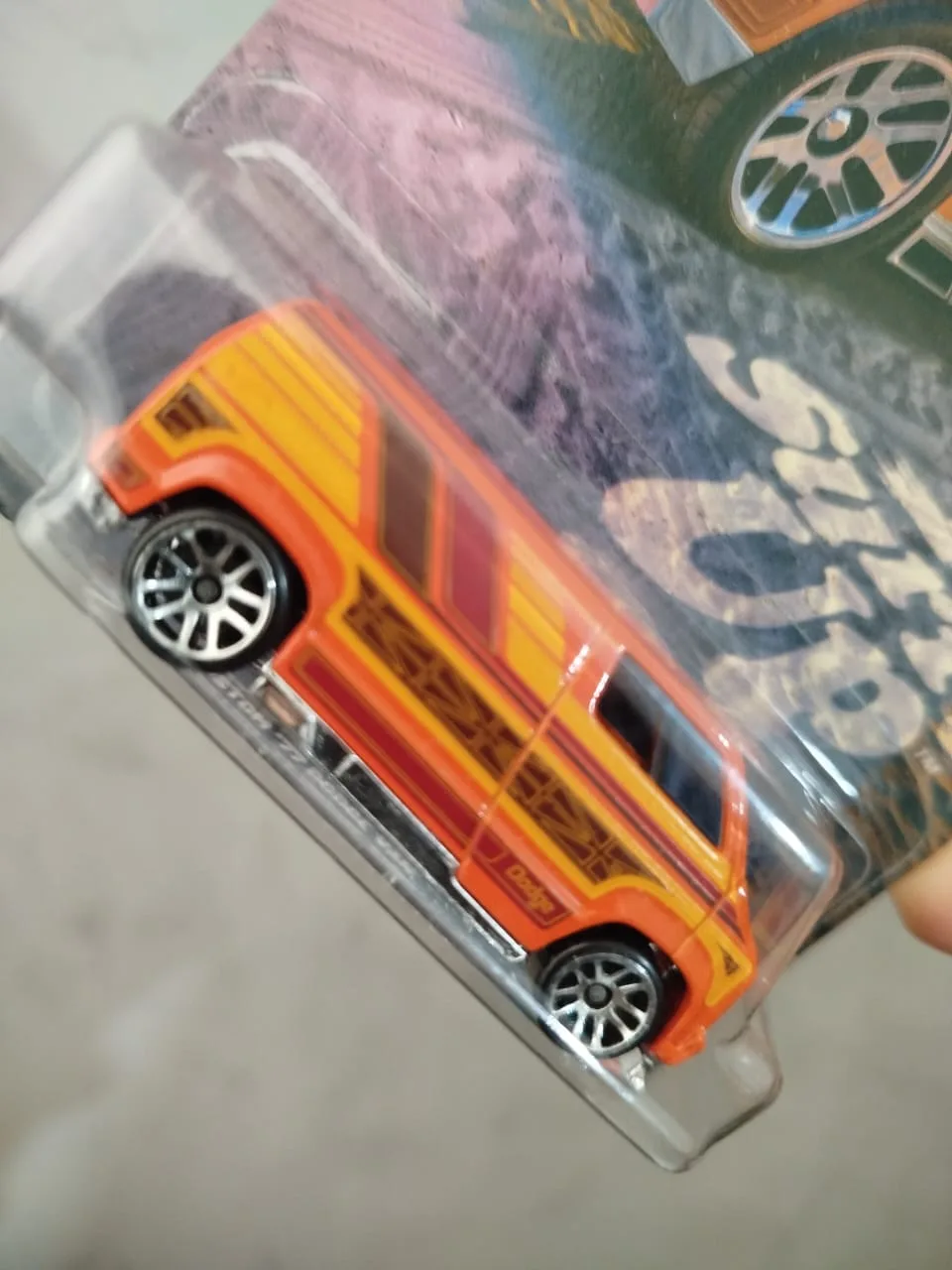Hot Wheels Custom 77 Dodge Van Surfs Up Rara Lacrada - Imagem 3